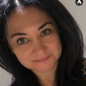 Meet your Posher, Simone